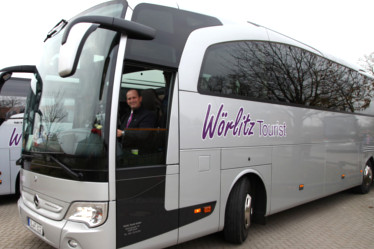 Reisebus-mit-Fahrer Reisebus mit Fahrer im 5-Sterne-Bus von Wörlitz Tourist.