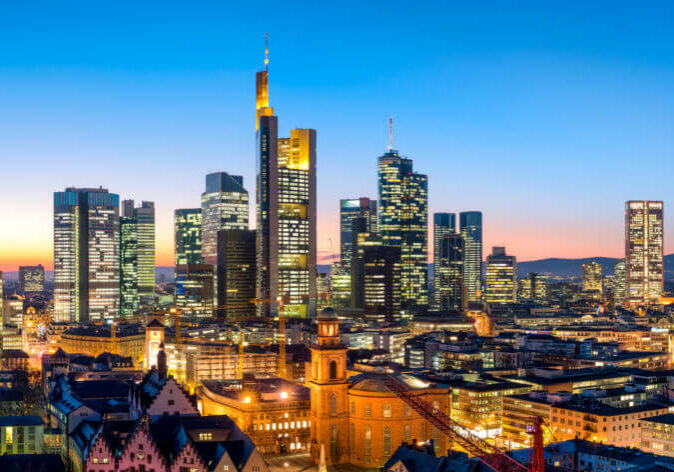 Busreisen-Hessen-Frankfurt Auf Busreisen nach Hessen mit Sicht auf die Skyline von Frankfurt,