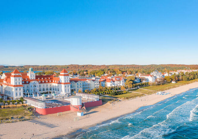 Kurhaus Ostseebad Binz Kurreisen in Deutschland. Kurhaus Ostseebad Binz, Insel Rügen Mecklenburg Vorpommern.