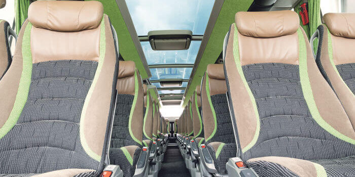 Panoramabus Wt Busreisen im neuen 5-Steren-Panoramabus mit Glasdach, Innenansicht.