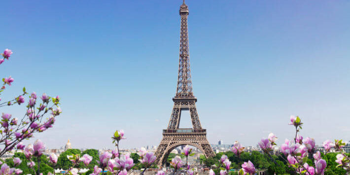 Reise-Inspirationen Frankreich-Reisen, Paris mit Blick auf den Eiffelturm im Frühling.