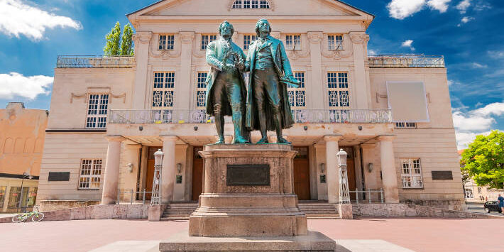 Deutsches Nationaltheater mit Goethe und Schiller in Weimar, Thüringen