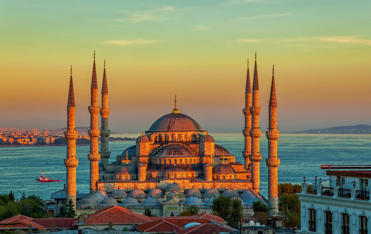 Blaue Moschee in Istanbul im Sonnenuntergang