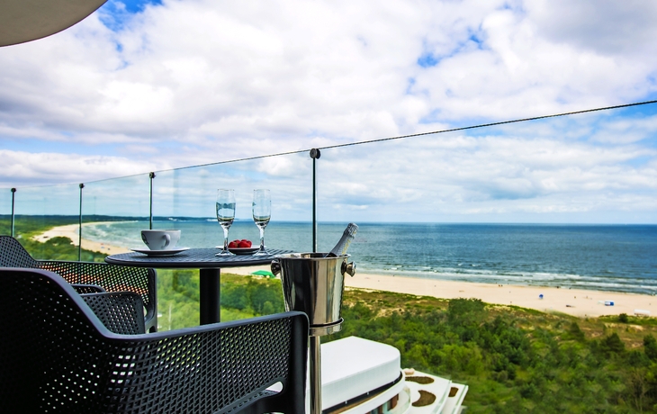 Zimmer mit Balkon mit Meerblick