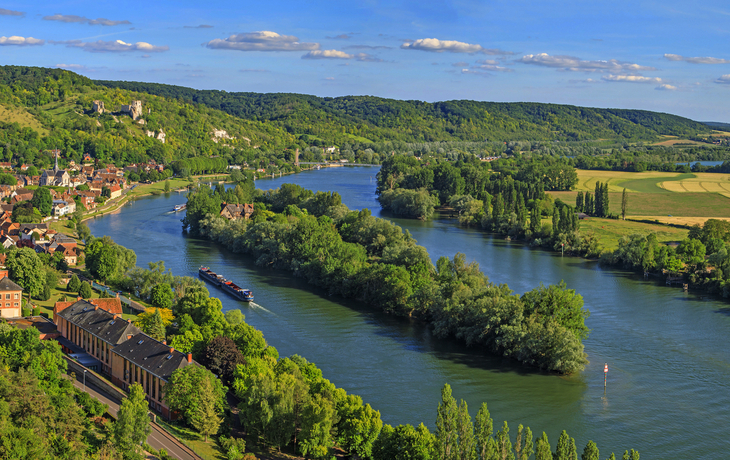 Péniches sur la Seine, Les Andelys, Eure, Normandie, France