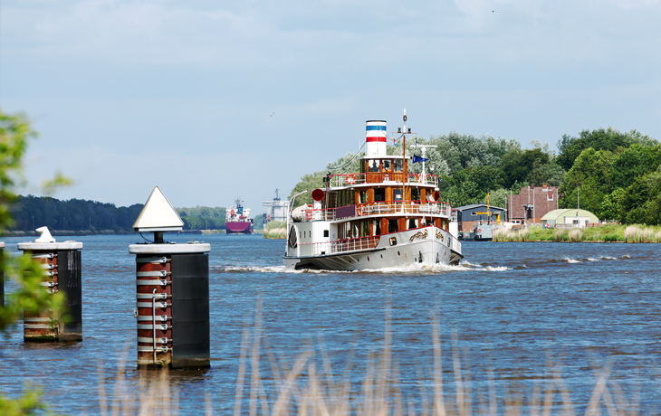 Raddampfer auf dem Nord-Ostsee-Kanal