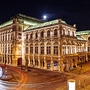 Staatsoper in Wien Österreich bei Nacht
