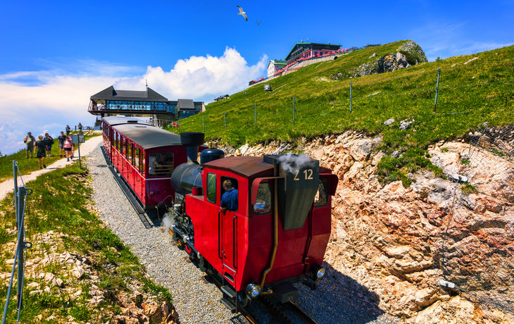 Schafbergbahn im Salzkammergut auf dem Weg zum Schafberg
