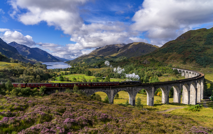 Glenfinnan-Viadukt im schottischen Hochland 