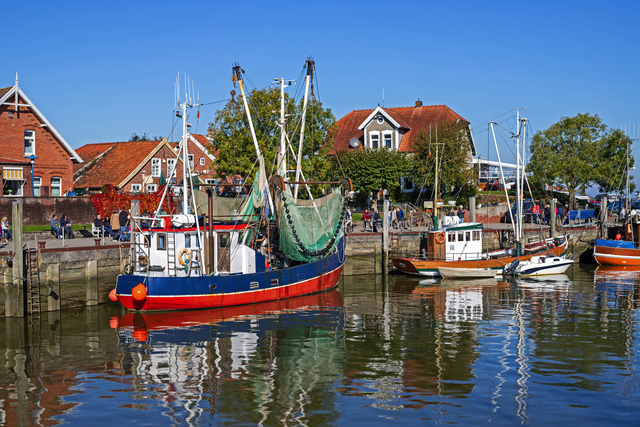 Neuharlingersiel, Hafen