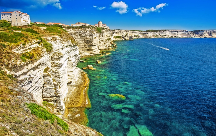 Kirche Stella Maris in Porto Cervo an der Costa Smeralda auf Sardinien, Italien