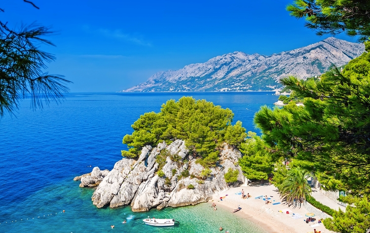Podrace Strand in der Nähe der Stadt Brela in Dalmatien, Kroatien