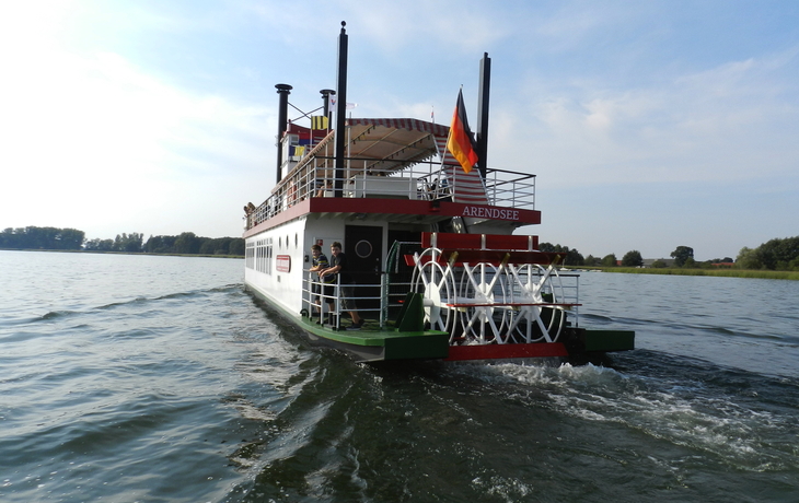 Ausflugsdampfer QUEEN ARENDSEE