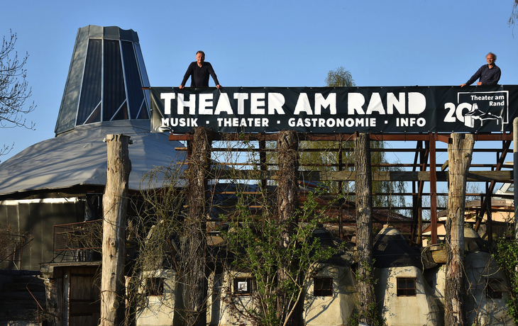 Theater am Rand, aussen